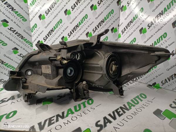 Farol Dto Toyota Auris (_E15_) - 3