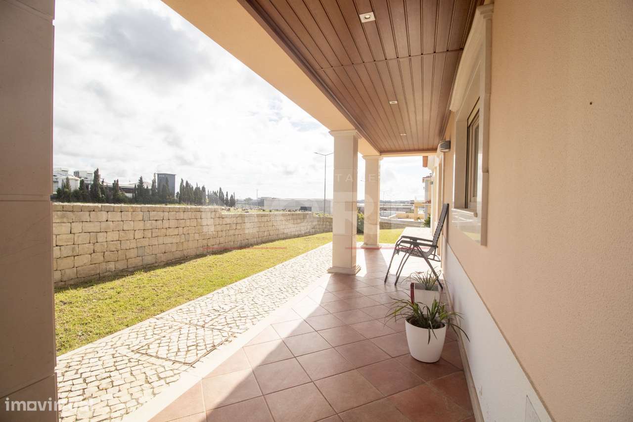 Moradia T5 independente de Gaveto - Caldas da Rainha-53