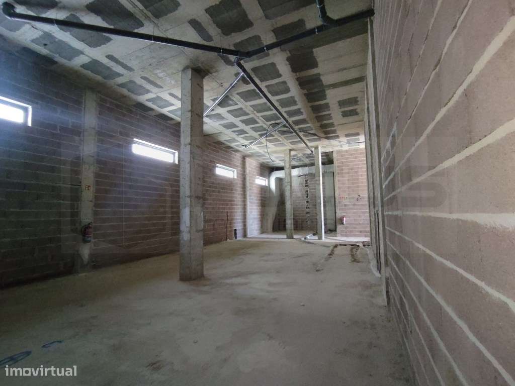 Loja para arrendamento no centro de Aveiro - Grande imagem: 4/24