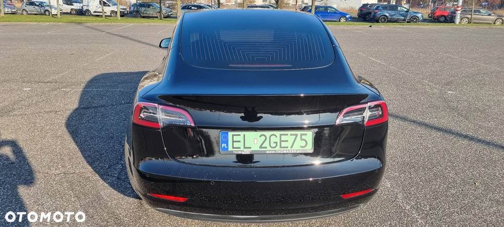 Tesla Model 3 Standard Reichweite Plus Hinterradantrieb - 31