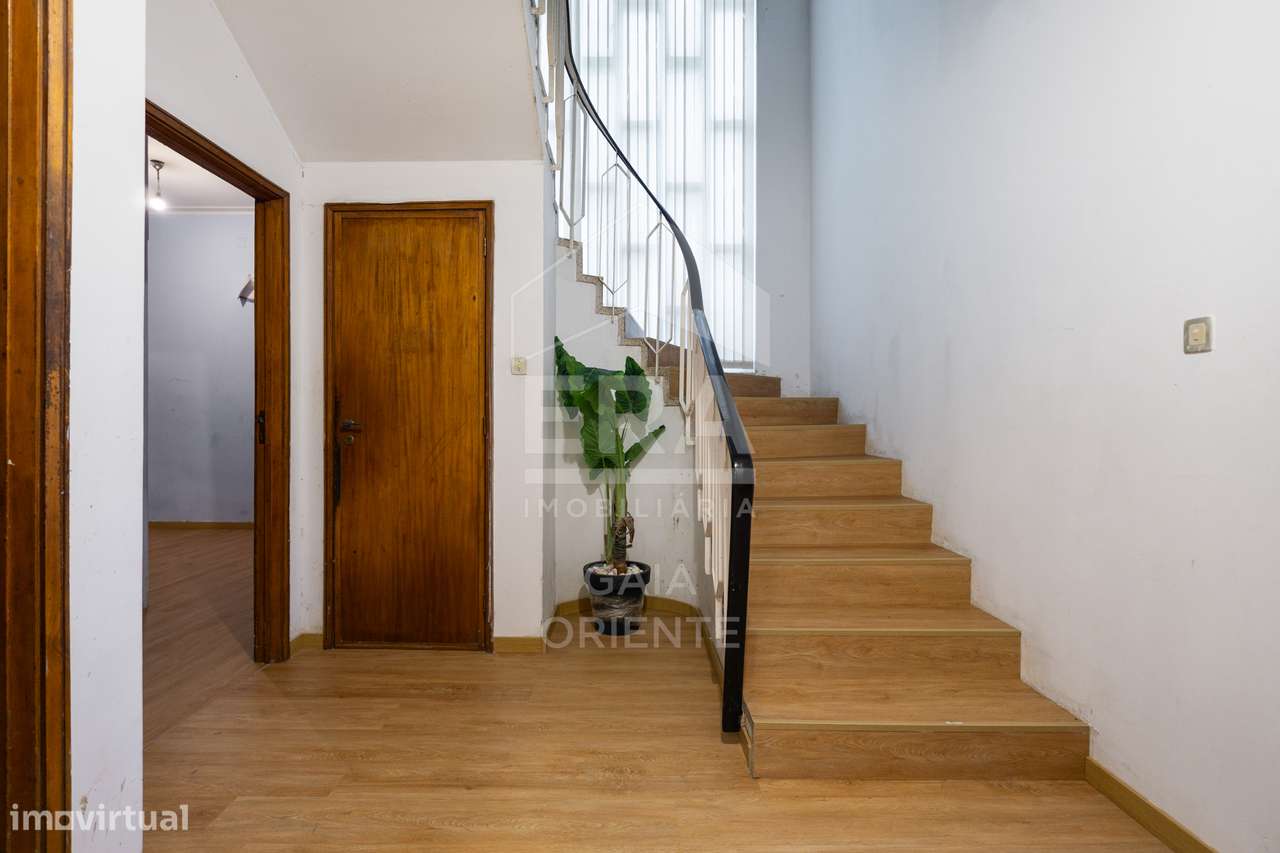 Moradia Isolada T5 com Terreno na N1-18