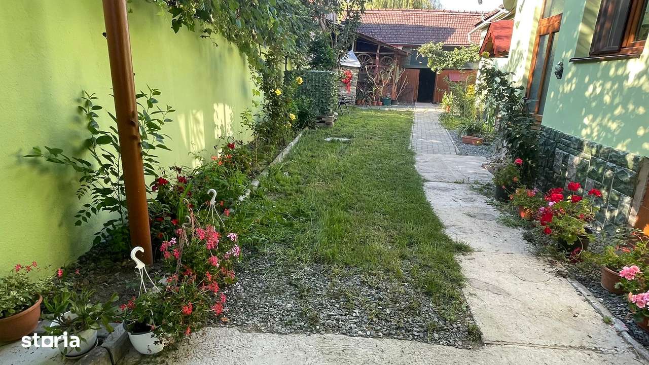 Casa individuala de vanzare in sat Sacadate, la 25 km de Sibiu - Imagine principală: 5/20