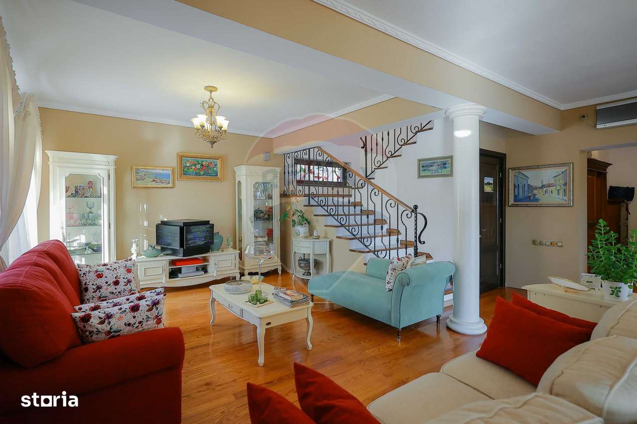 Casă / Vilă cu 5 camere de vânzare în zona Dealuri Oradea - Imagine principală: 4/20