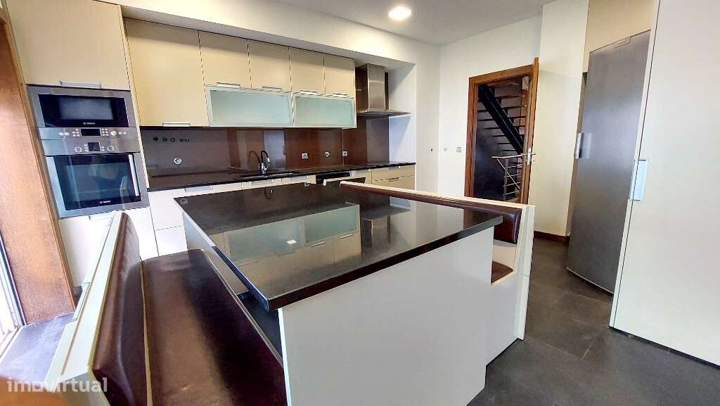 Moradia V4+1 em Banda com Piscina - Dume, Braga - Grande imagem: 2/42