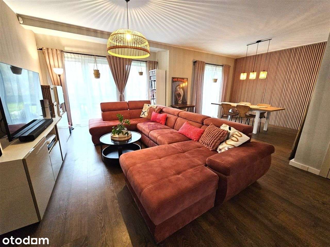 Dom na zamkniętym osiedlu – wyposażenie w cenie!-1