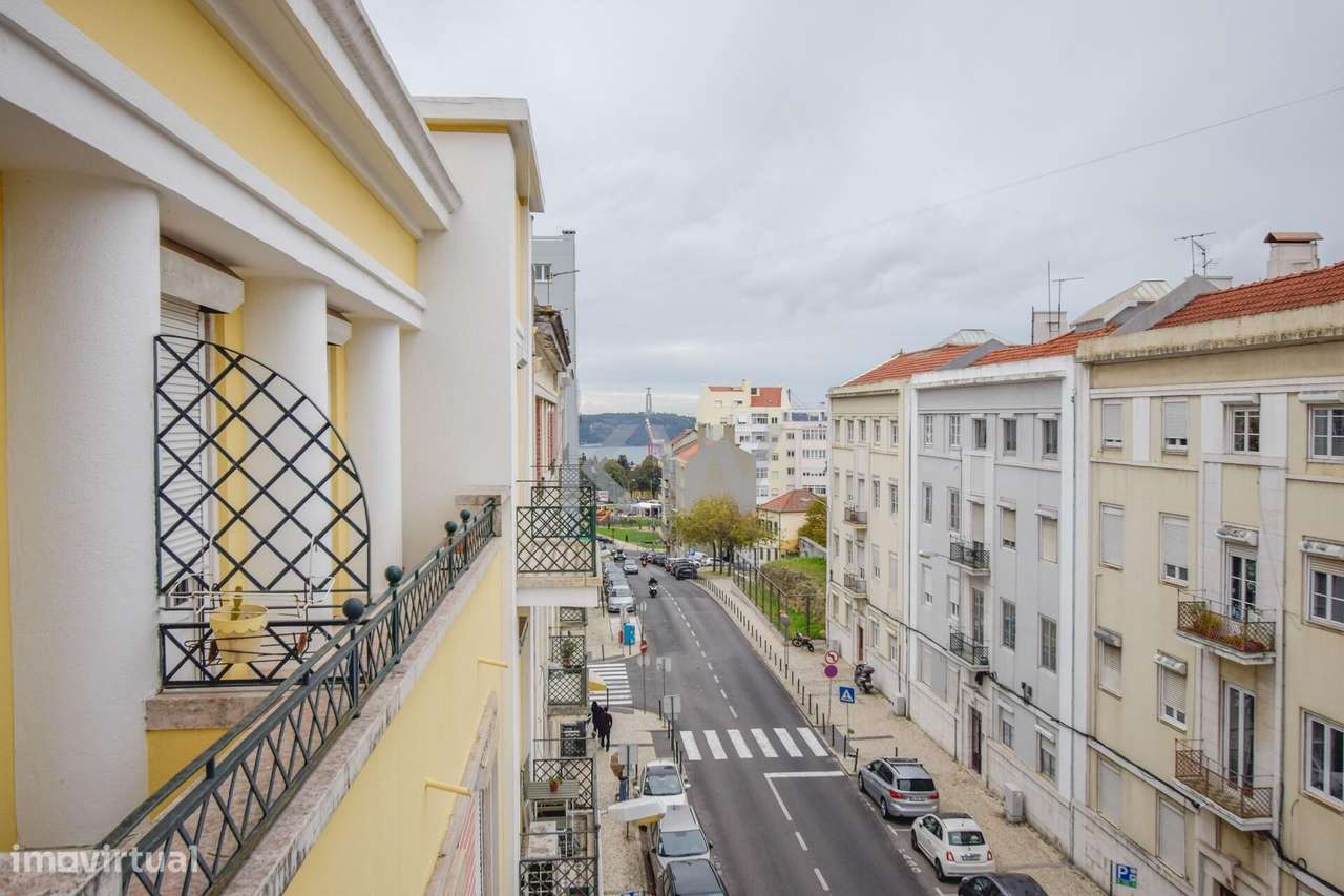 T3 Campo de Ourique I 2 Varandas I Arrecadação - Grande imagem: 1/20