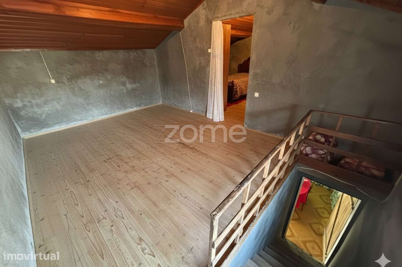 Moradia T2+1 com Quintal, Anexo e Acesso por Duas Ruas – Ponta Garç...-13