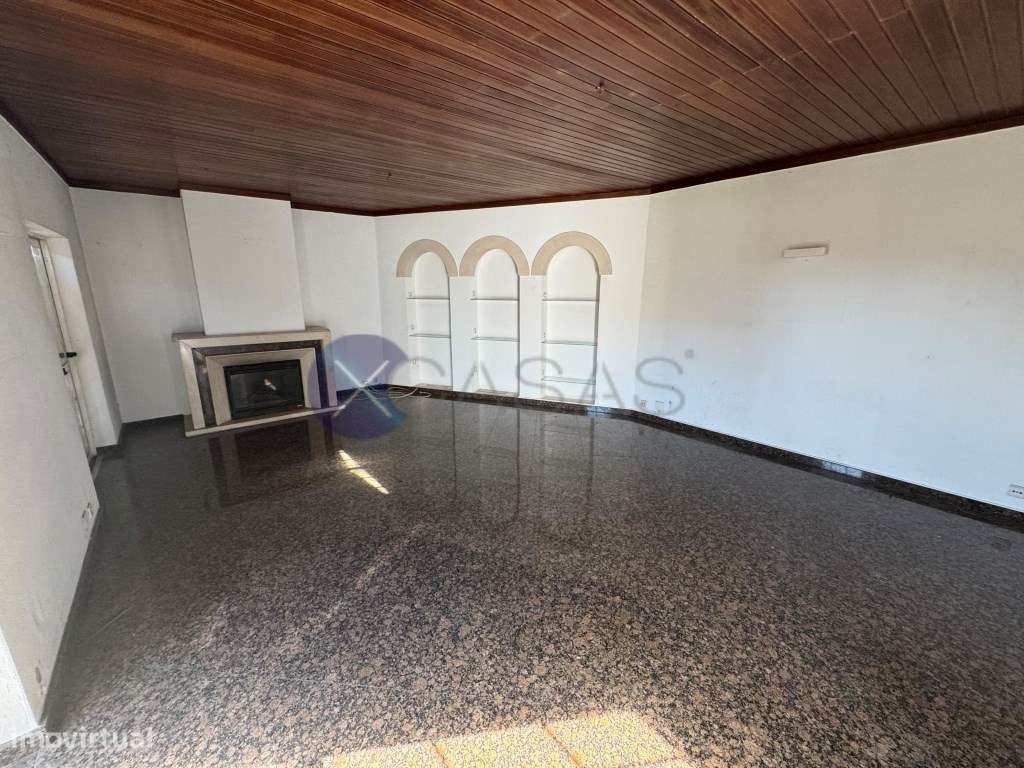 Moradia T5 com 238 m2 e terreno de 330 m2, no Cobre, Cascais-11