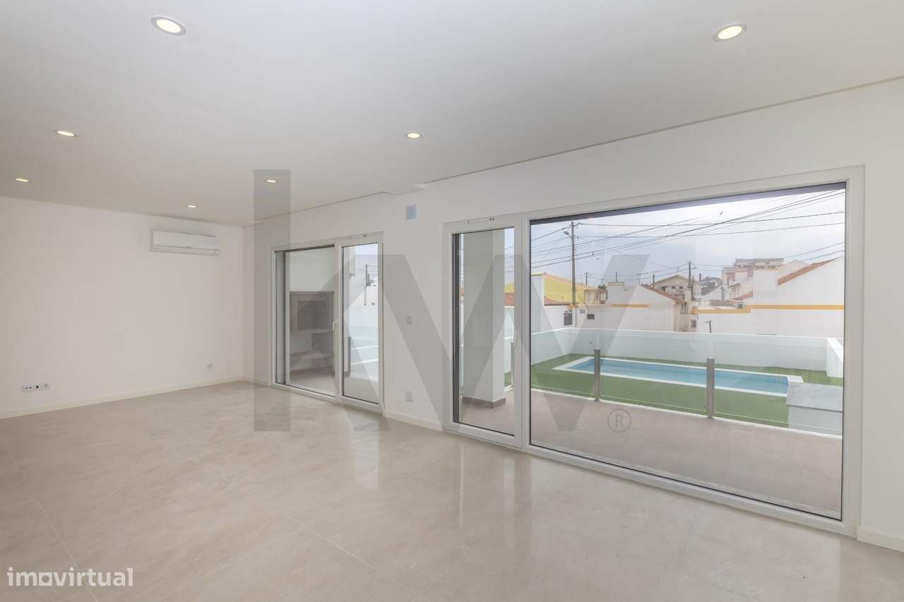 Moradia T3 + 1 Moderna com Piscina e Jardim – Charneca da Caparica - Grande imagem: 3/51