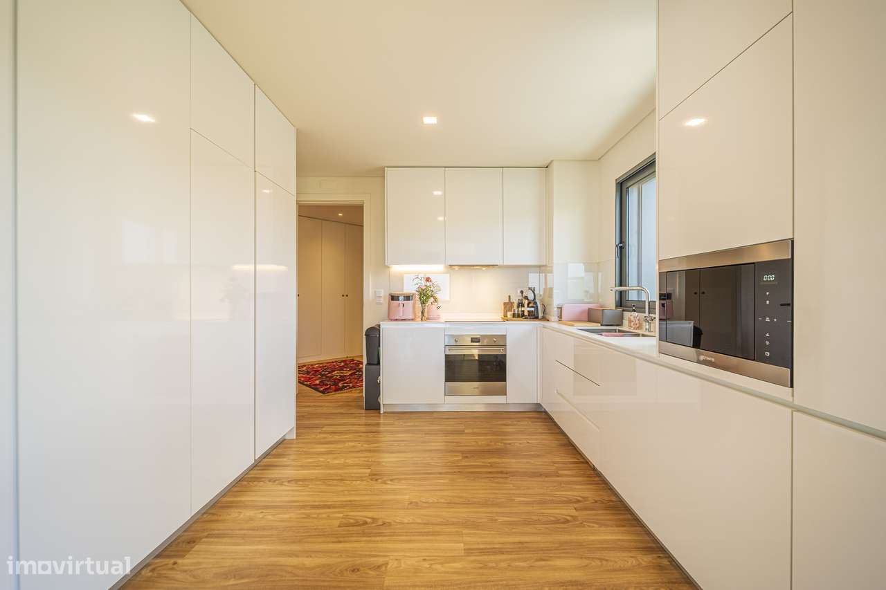 T4 | 183 m² | Miraflores | Vistas Monsanto + Rio-8
