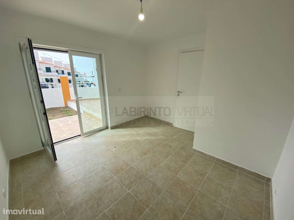 Vende-se excelente Moradia V3+1 na Ericeira, com vista mar. - Grande imagem: 5/29