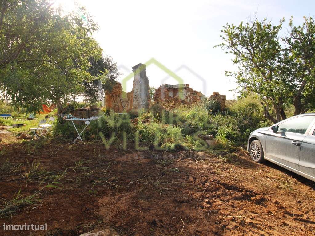 Ruína de potencial com terreno em Vale de Gralhas - Grande imagem: 2/11