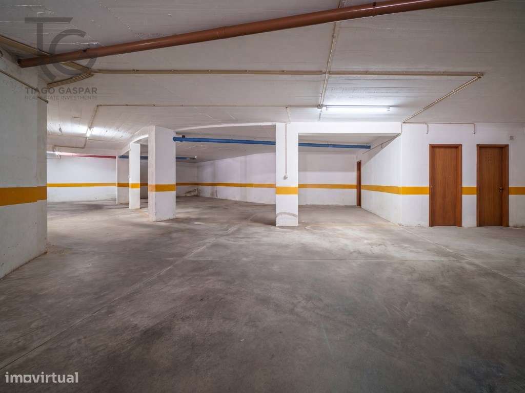 T2 com suíte e garagem a 800m da praia Ericeira-16