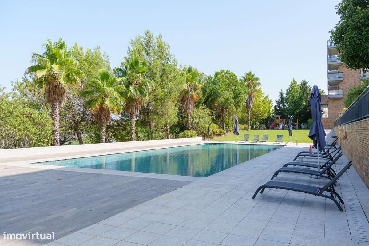 Arrendamento T4 em Condomínio Fechado Oriente - Grande imagem: 2/40