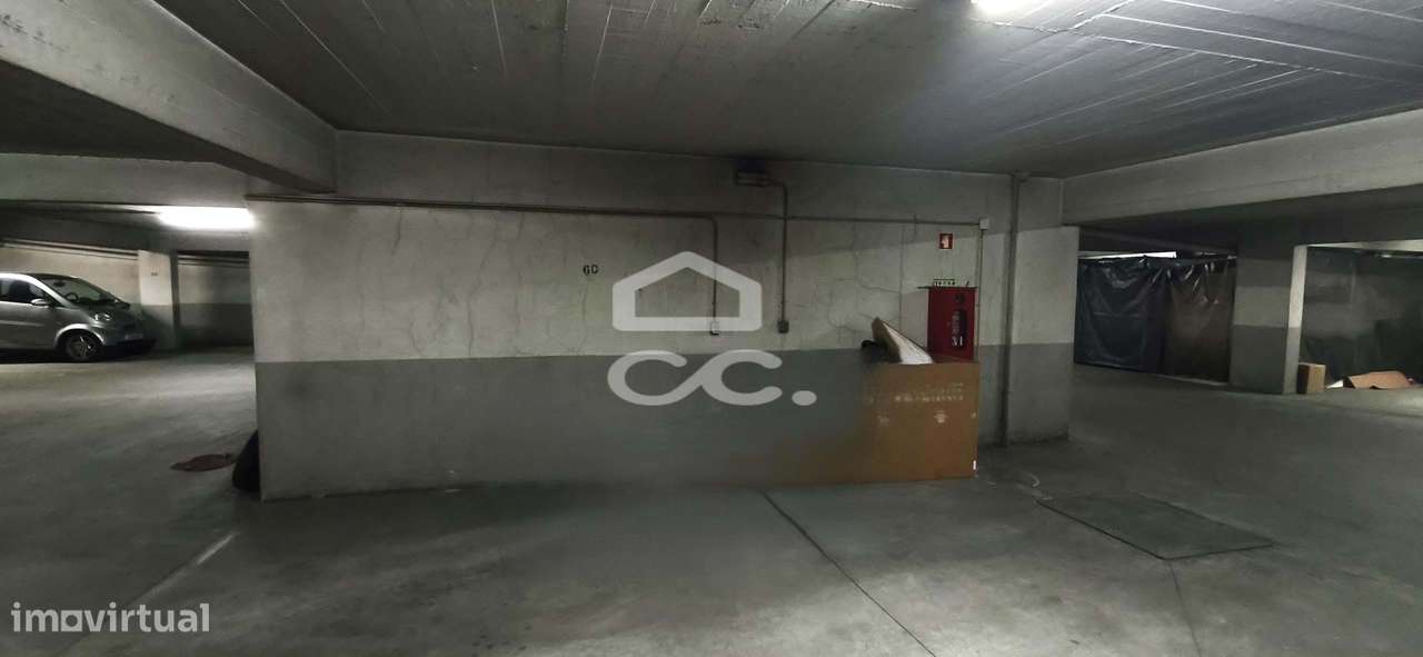 Apartamento T3 com Excelente Localização em Caneças-25