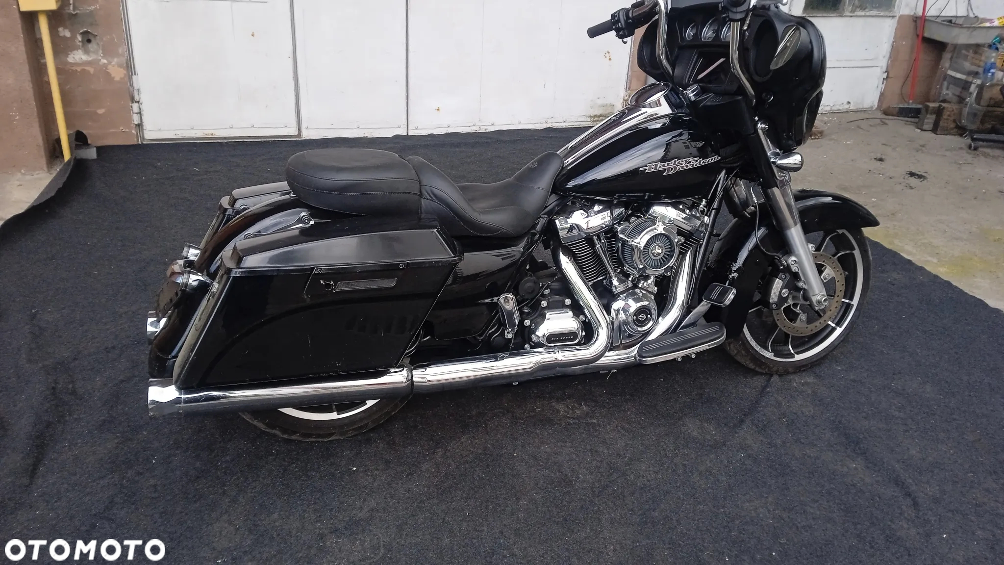 Harley-Davidson Touring Street Glide - 4