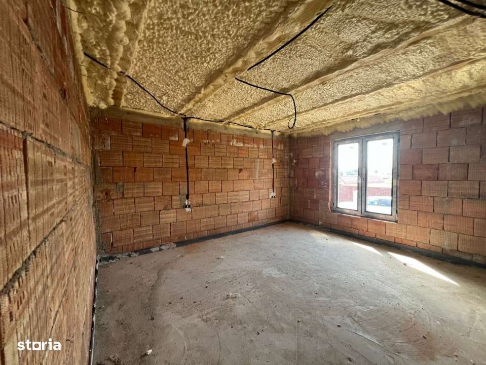 Casa individuala cu 4 camere 2 bai si terasa in Sura Mica-10