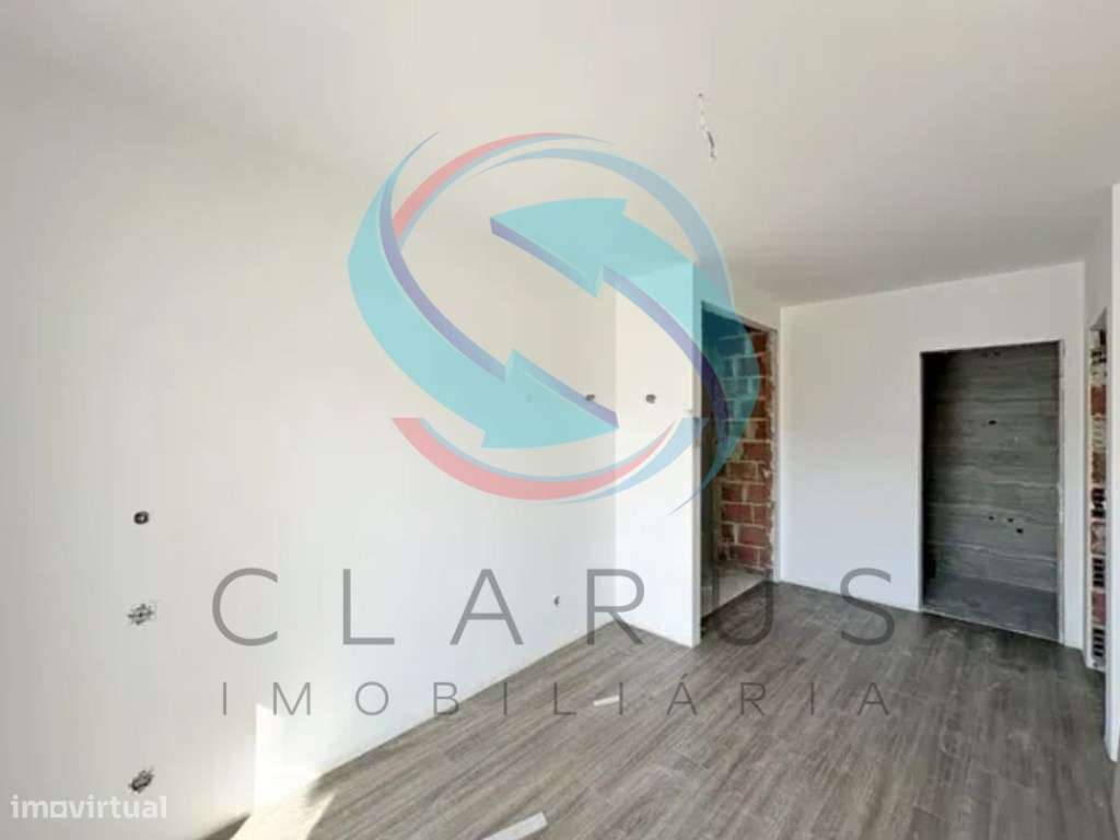 Apartamento T2 em Santa Marta do Pinhal-5