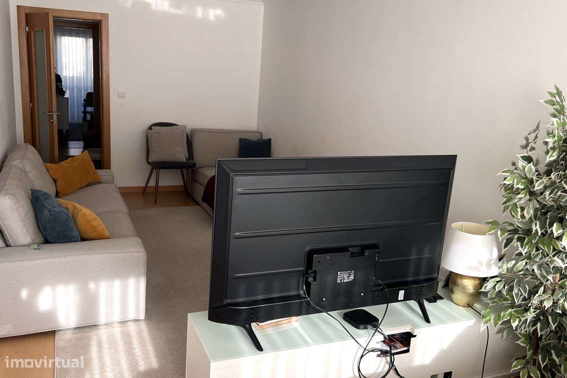 T2  / Renovado em São João da Talha-12