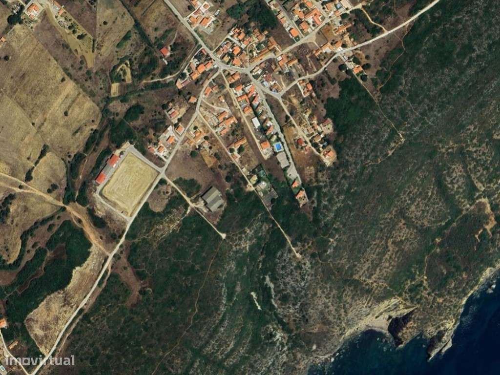 Terreno Misto com Ruína - Grande imagem: 1/12