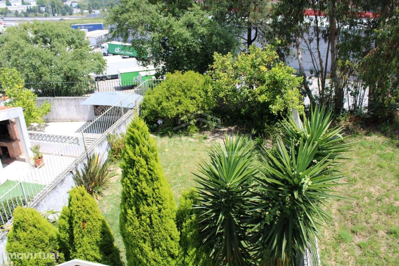 Moradia V4+Office, Pedroso, Jardim, Garagem, Próxima A29-12