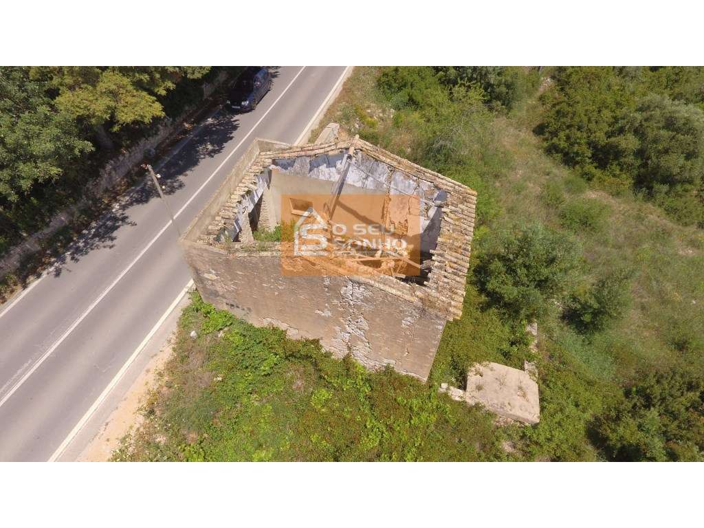 Terreno com Projecto Aprovado para Moradia T3 com Piscina-9