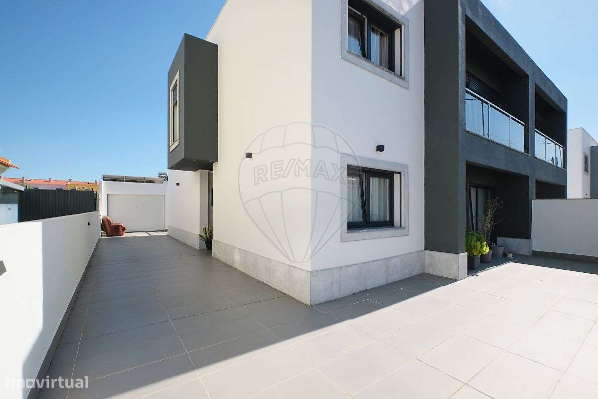 Moradia T4 para venda-3