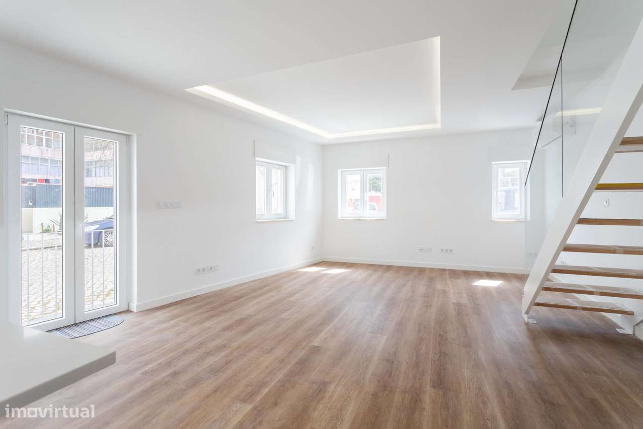 Encontre a Tranquilidade na Trafaria: Magnífica Moradia T3 com Design - Grande imagem: 5/25