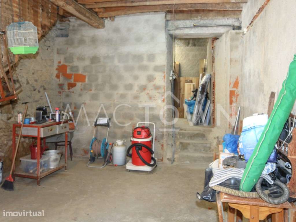 Viva no Centro Histórico numa Moradia Cheia de Caráter-21