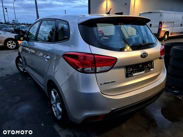 Kia Carens 1.6 GDI Attract - 4