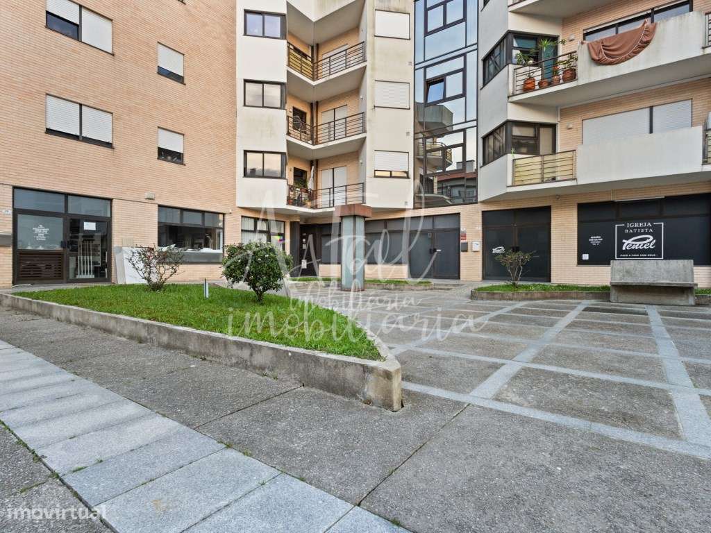 Duplex T5 no centro de Ponte de Lima com terraço panorâmico e 2 gar...-50