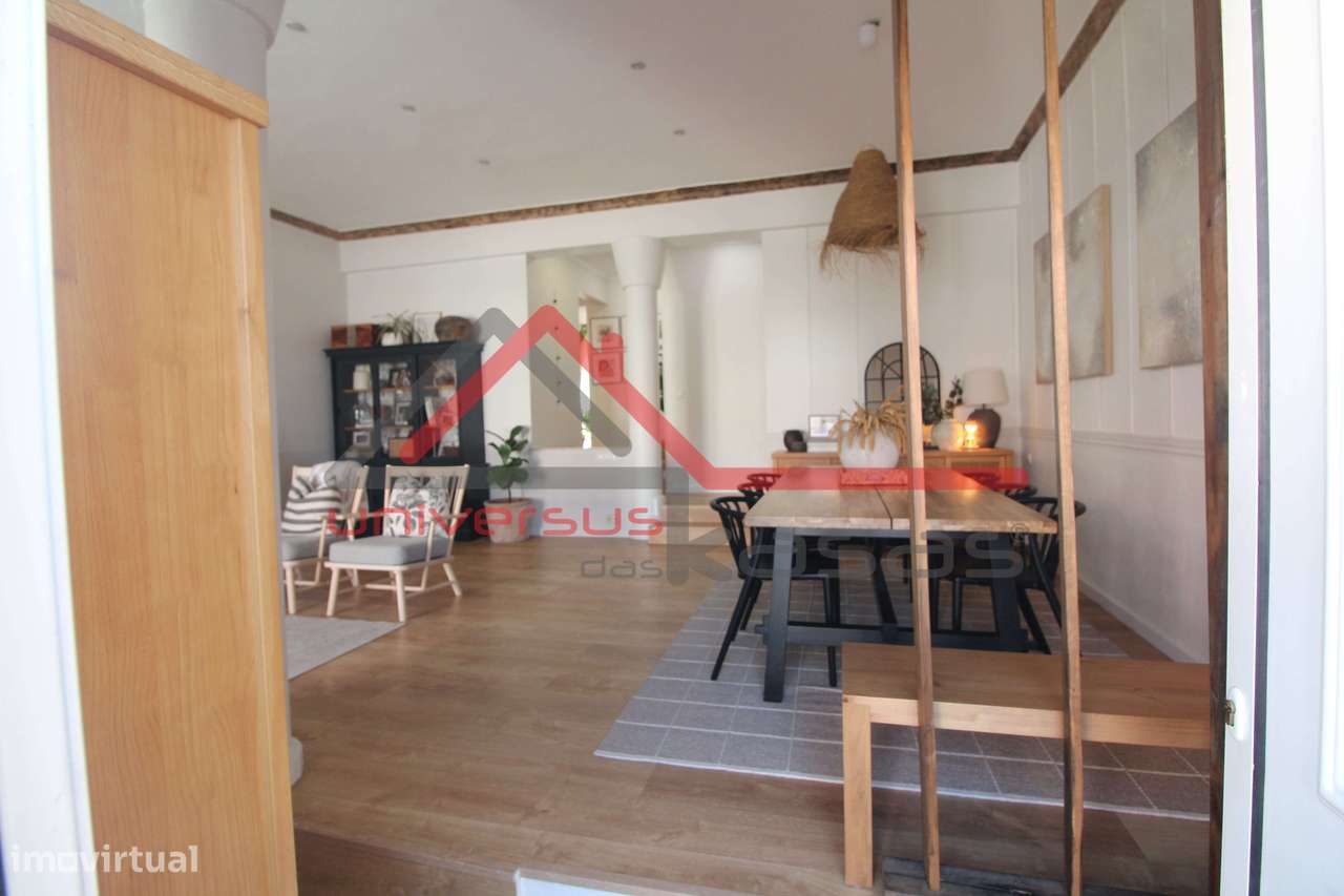 Moradia em Banda V4 com Jardim e Estacionamento na Quinta do Anjo-5