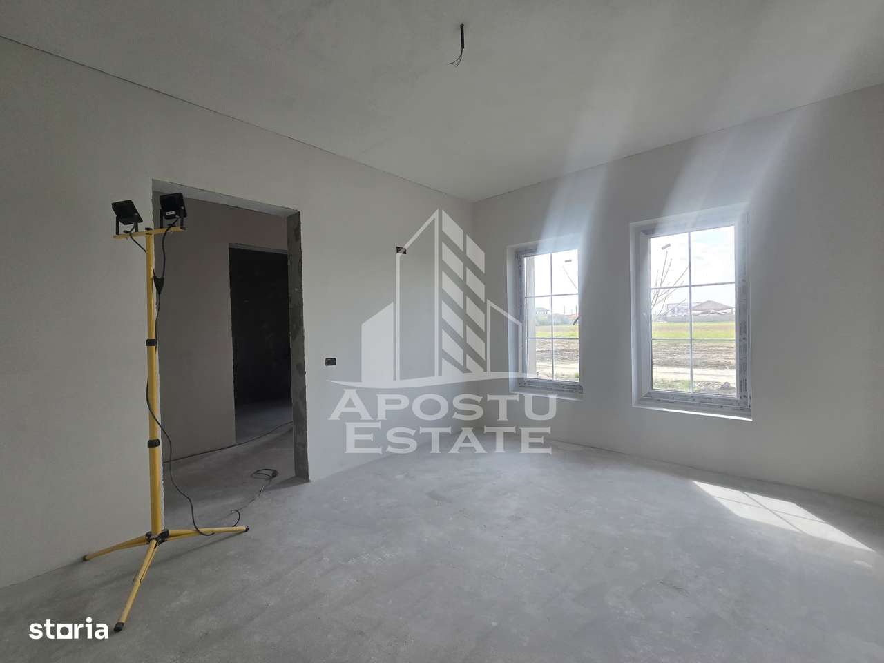 Jumatate de duplex pe parter cu 4 camere si 2 bai, Sag - Imagine principală: 3/13