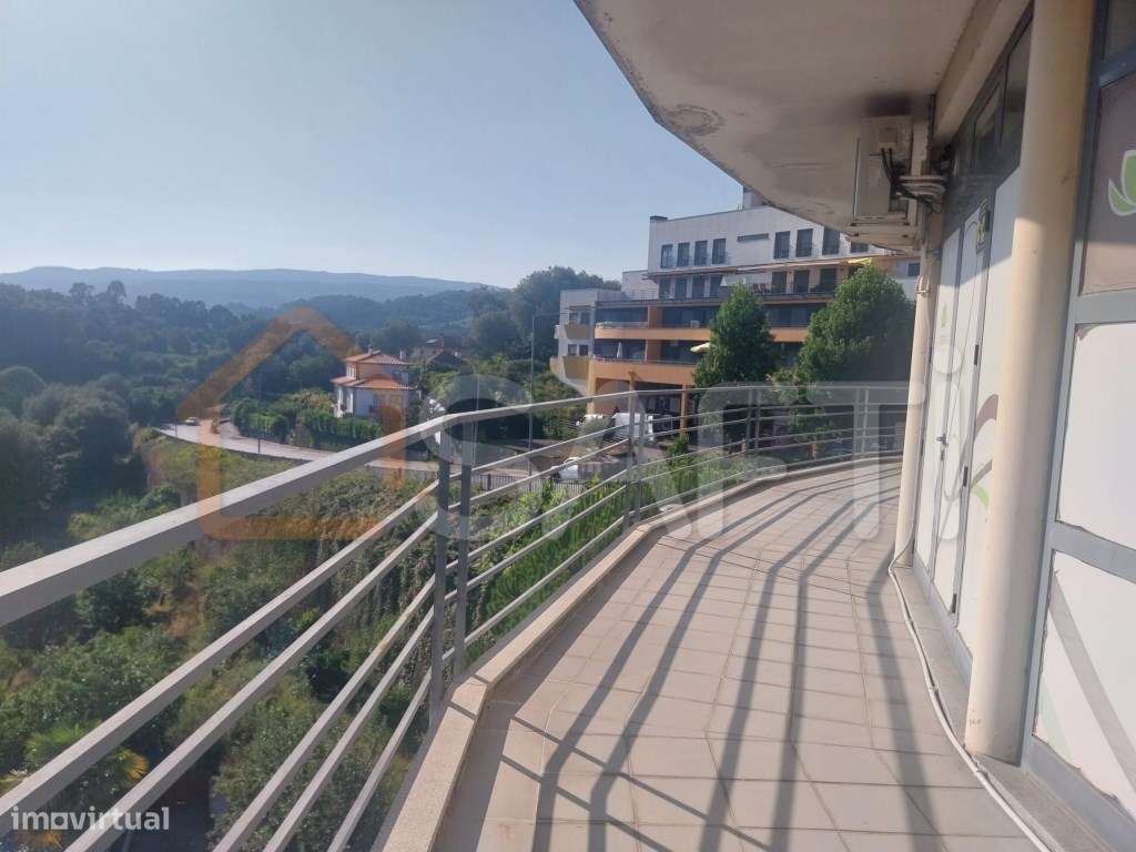 Excelente oportunidade de negócio,3 amplas lojas - Grande imagem: 5/10