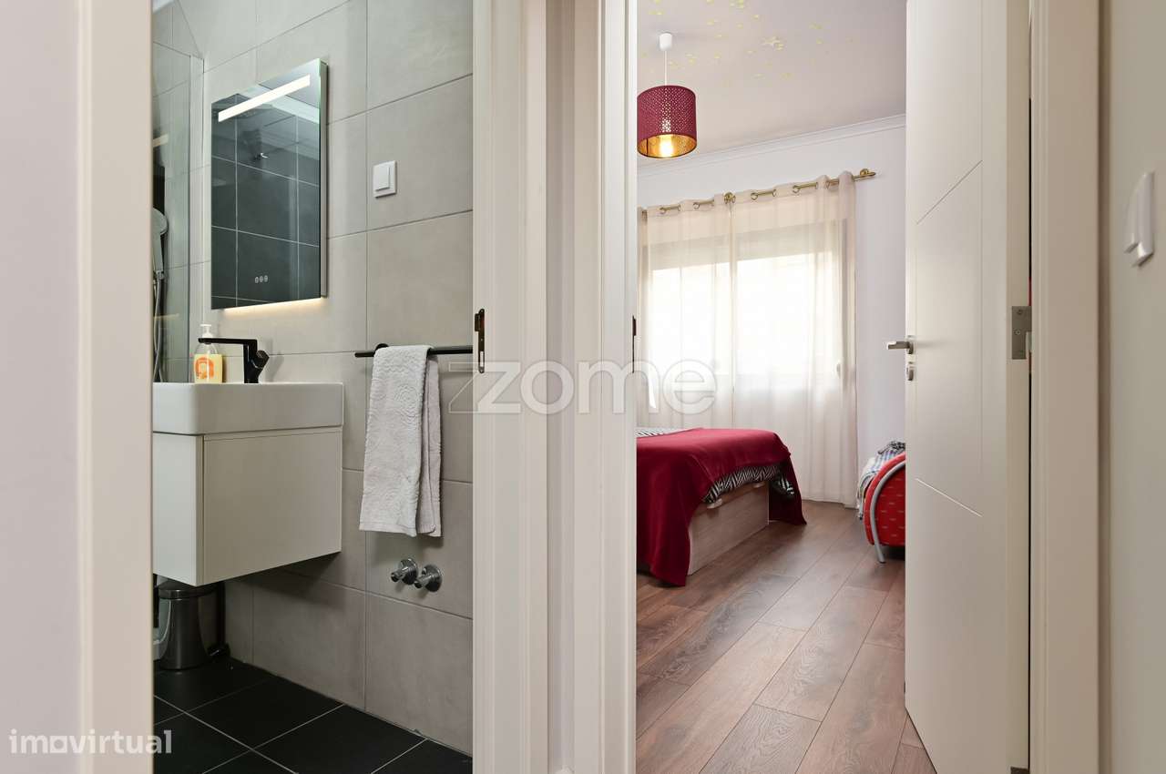 T1 totalmente renovado c/ terraço - 5 minutos do metro - Grande imagem: 3/18