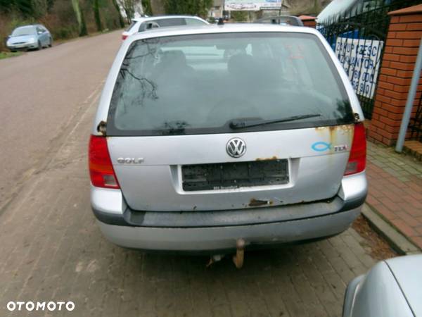 VOLKSWAGEN GOLF IV KOMBI 2002 LA7W 1.9 TDI AXR 100KM EUH SREBRNY na części - 4