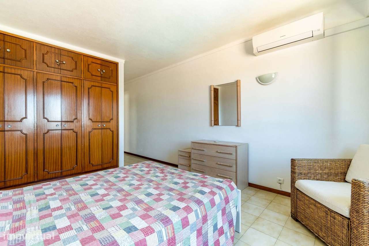 Elevado Potencial: último piso com vista mar, a 200 m da praia-19