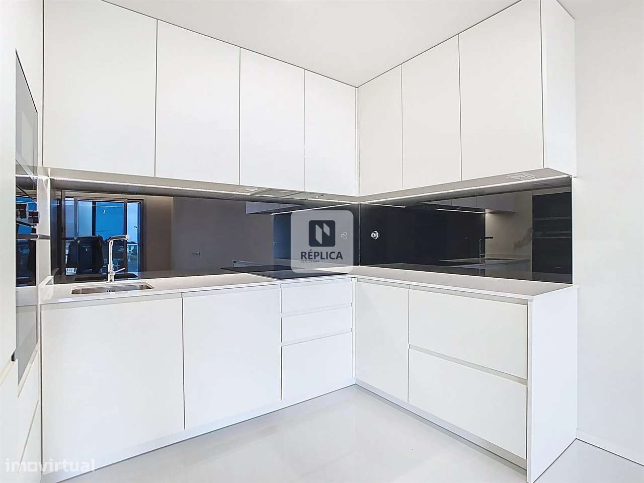 Apartamento T1 Novo com Varanda e Piscina a 200m da Praia da Madalena - Grande imagem: 5/28