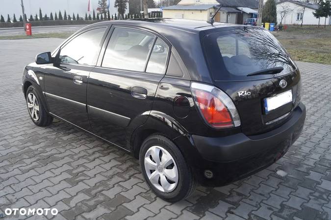 Kia Rio - 13