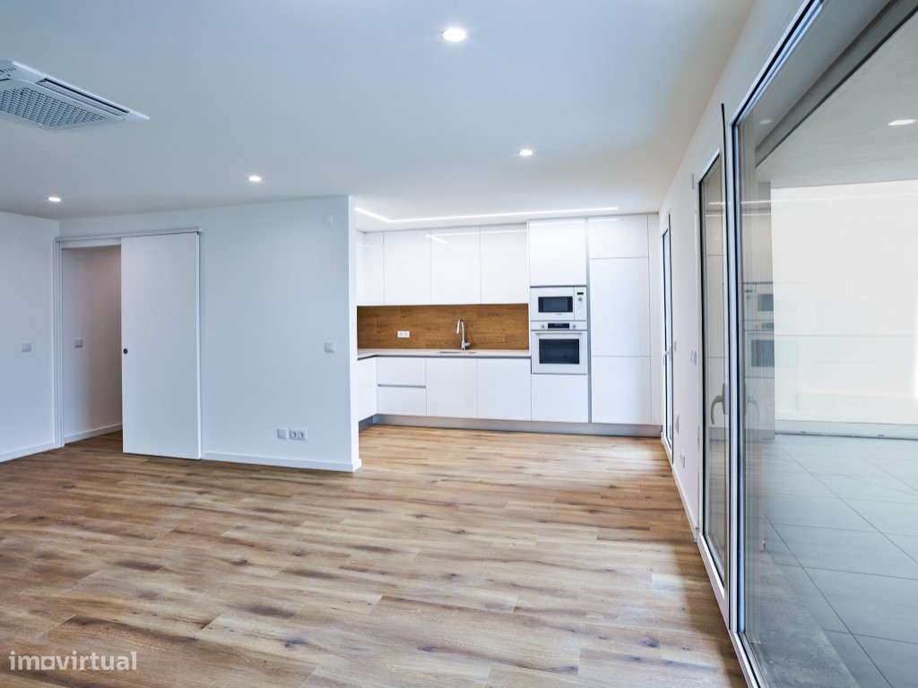 Edifício Independência- T2, r/c, excelentes áreas a 400 metros da p... - Grande imagem: 2/27