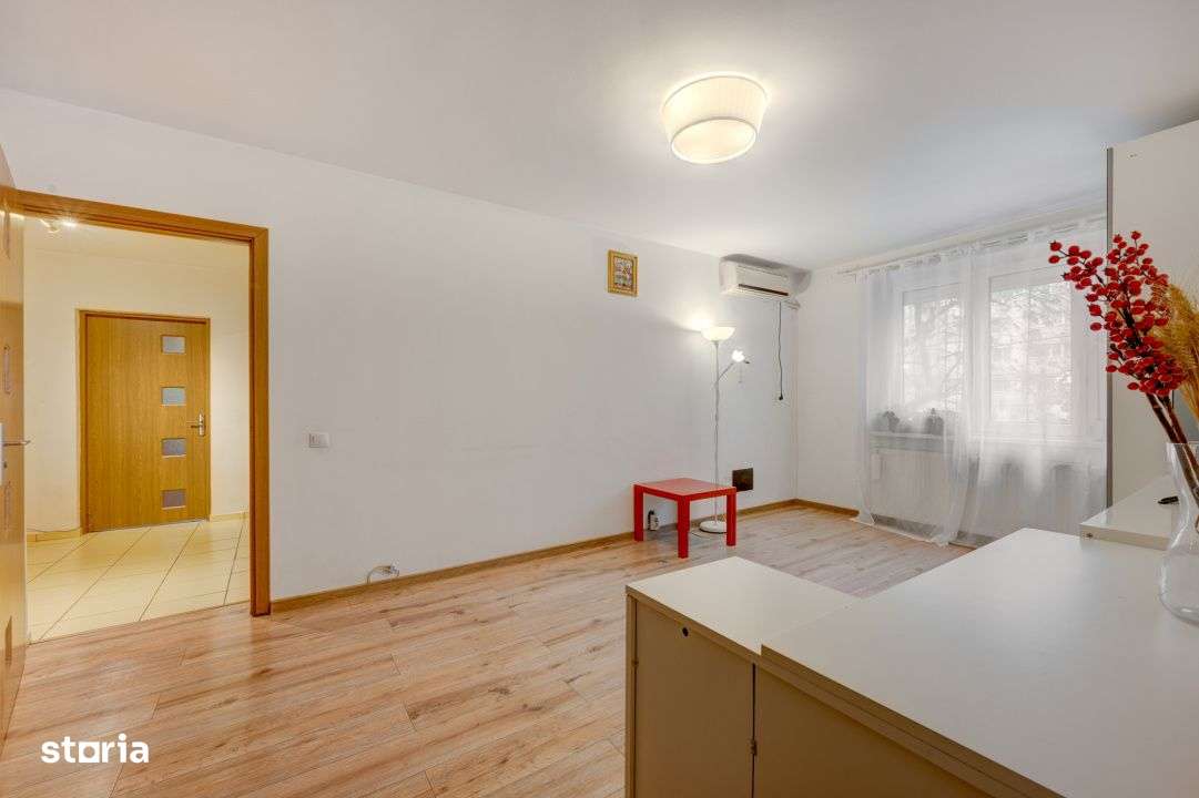 Decebal, Piata Alba Iulia, Baba Novac, 4 camere, bloc 1986 - Imagine principală: 2/19