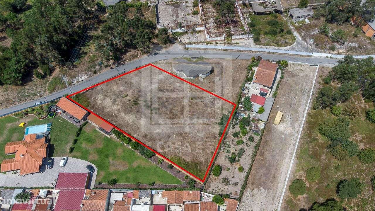 Terreno com 2.900 m2 e viabilidade de construção em São João de Ovar - Grande imagem: 1/10
