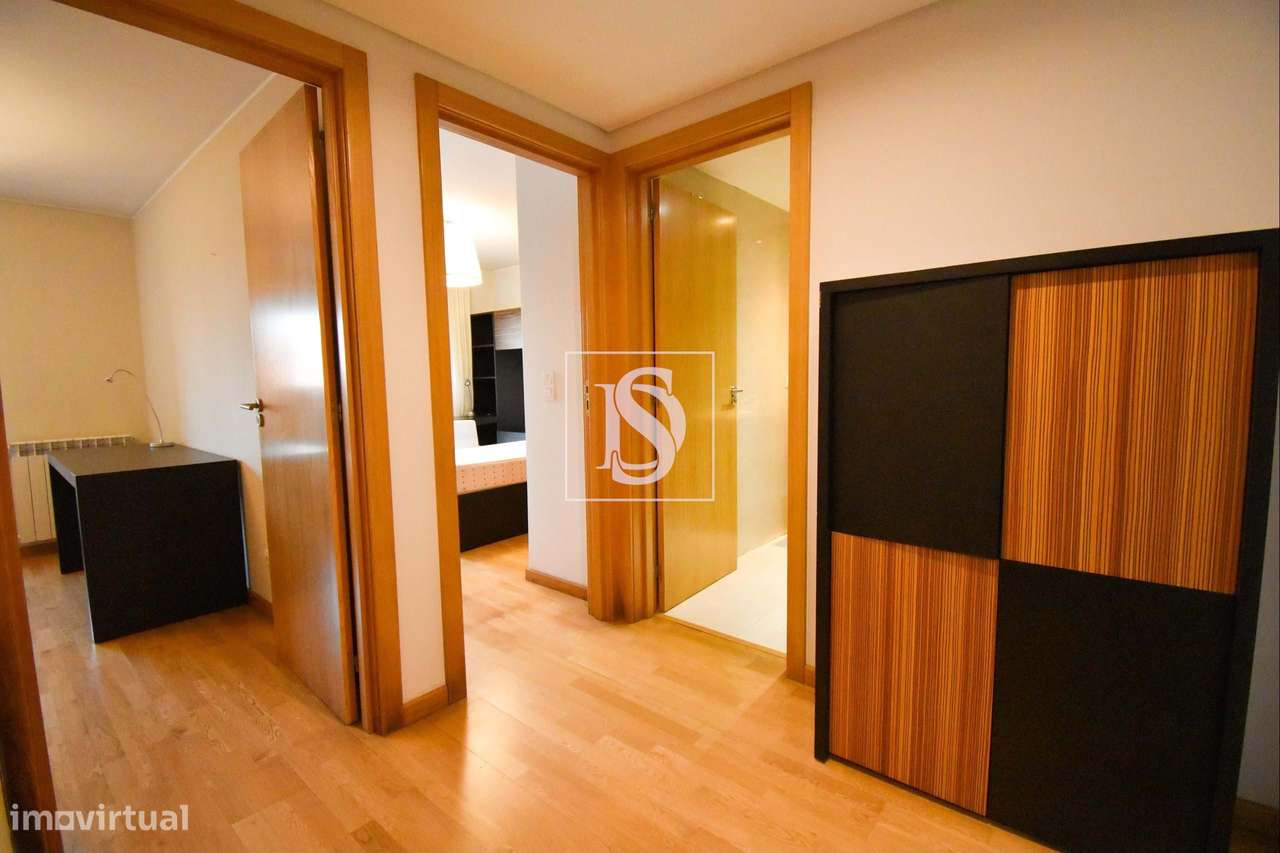 Apartamento T2 como Novo, Equipado , Mobilado e com Lugar de garagem - Grande imagem: 5/21