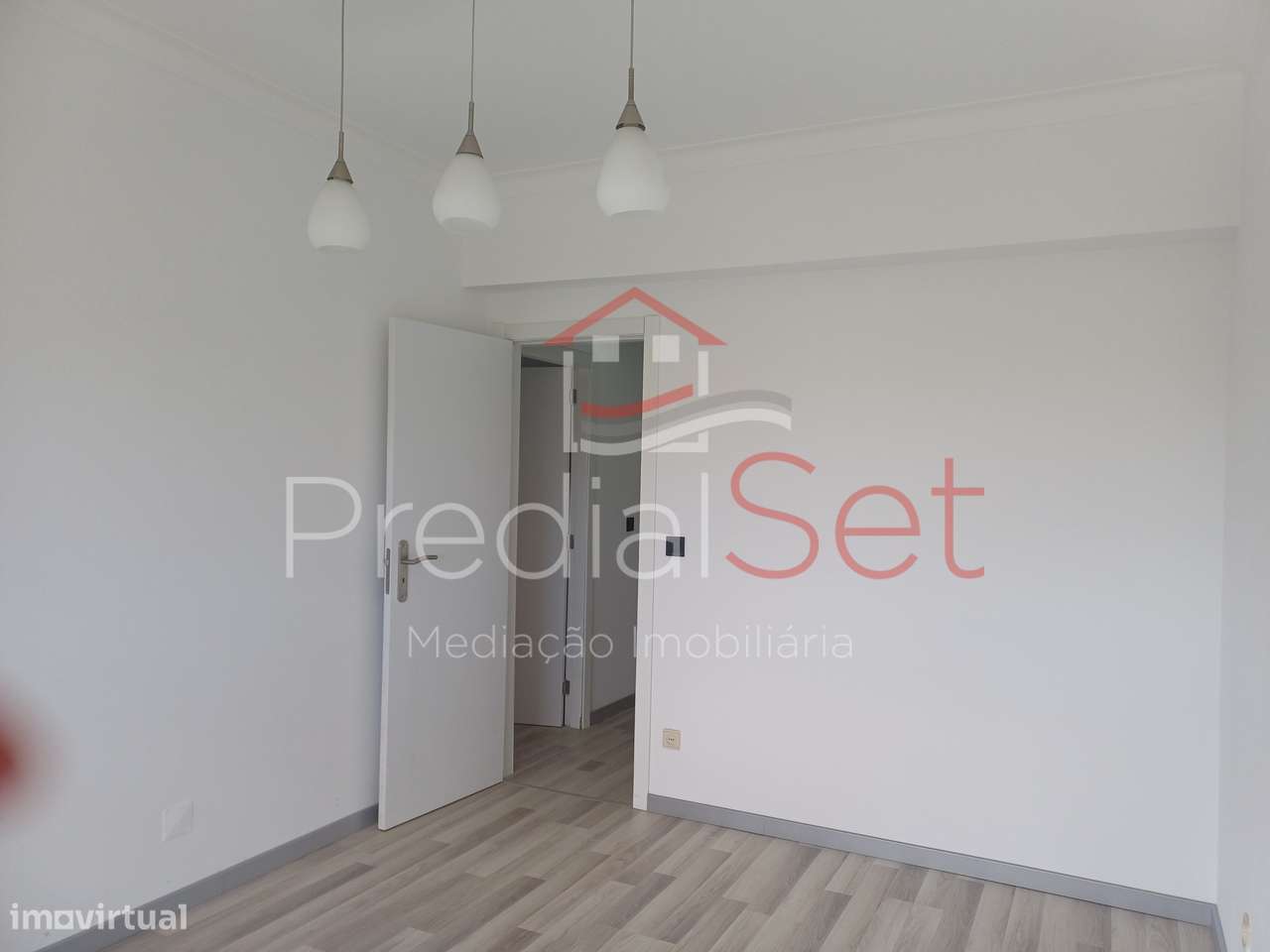 Apartamento T4  em Monte Belo Norte -Setúbal-10