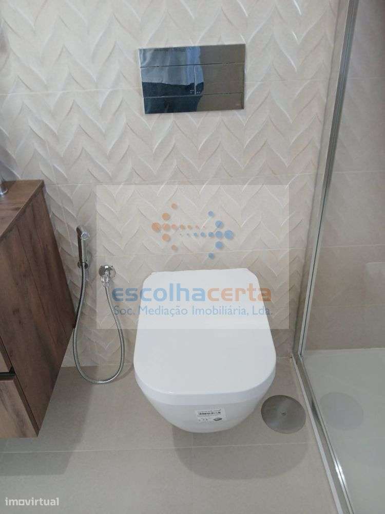 MORADIA TÉRREA T4 ISOLADA EM CONSTRUÇÃO - FERNÃO FERRO-22