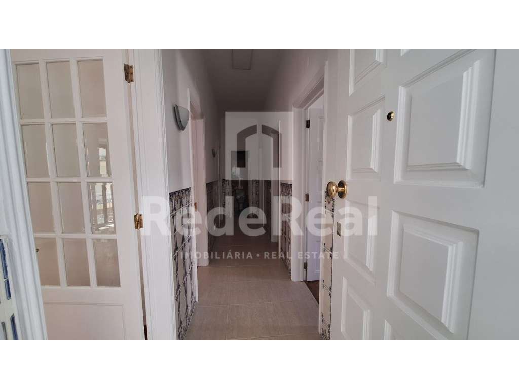 Apartamento T3 no 1.º Andar com Quintal e Vista Mar parcial do terr... - Grande imagem: 5/14