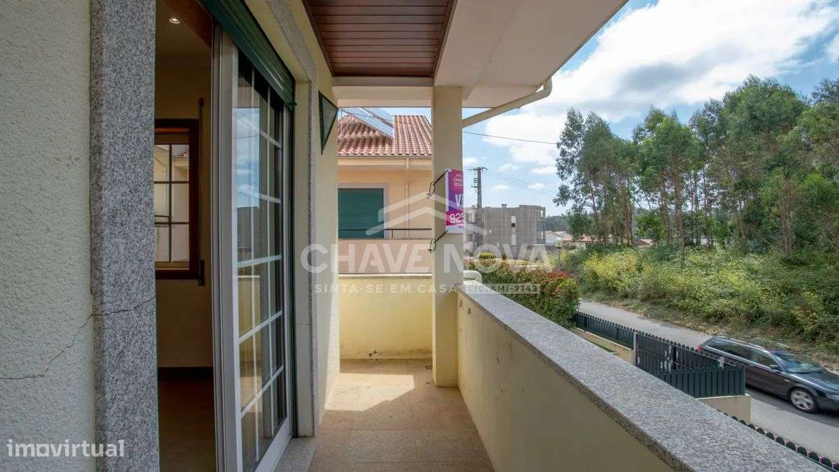 Moradia Geminada V3 c/ Jardim em Rio Meão-8