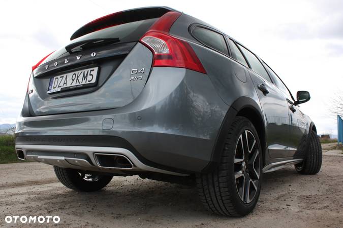 Volvo V60 Cross Country D4 AWD Summum - 11