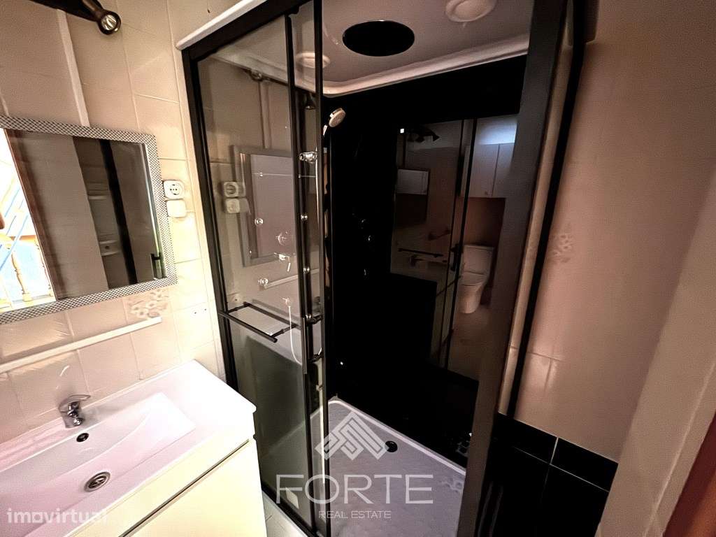 Moradia em banda T3 em São João da Madeira-10