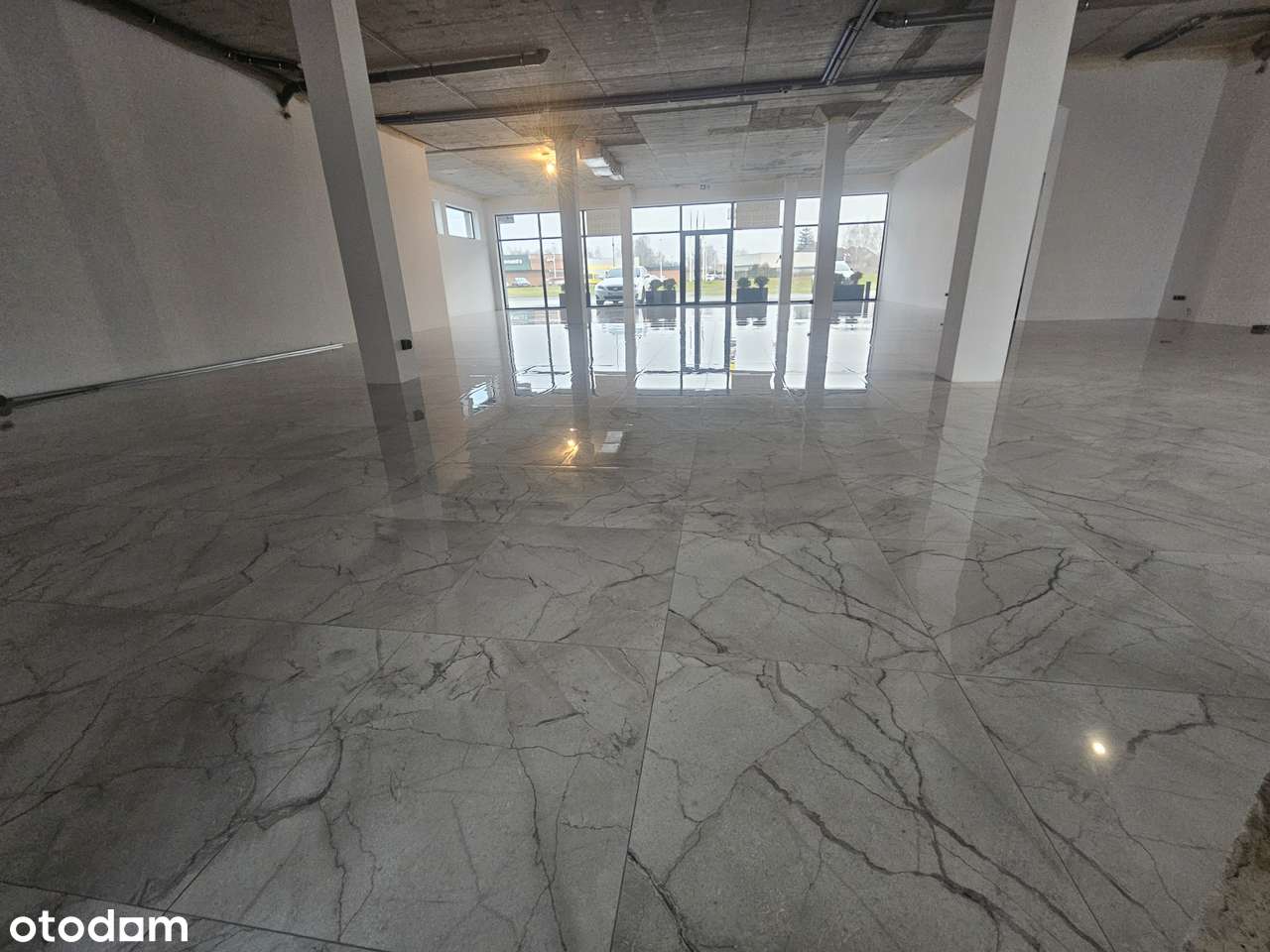 Lokal użytkowy 250 m² – parter, witryny, parking, możliwość podziału - Pełny obrazek: 5/8